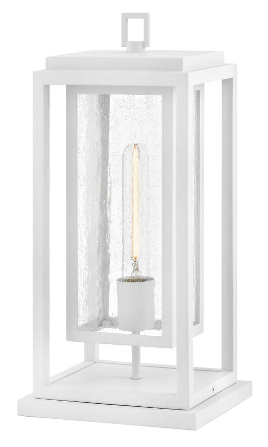 Hinkley 1007TW-LV Medium Pier Mount Lantern