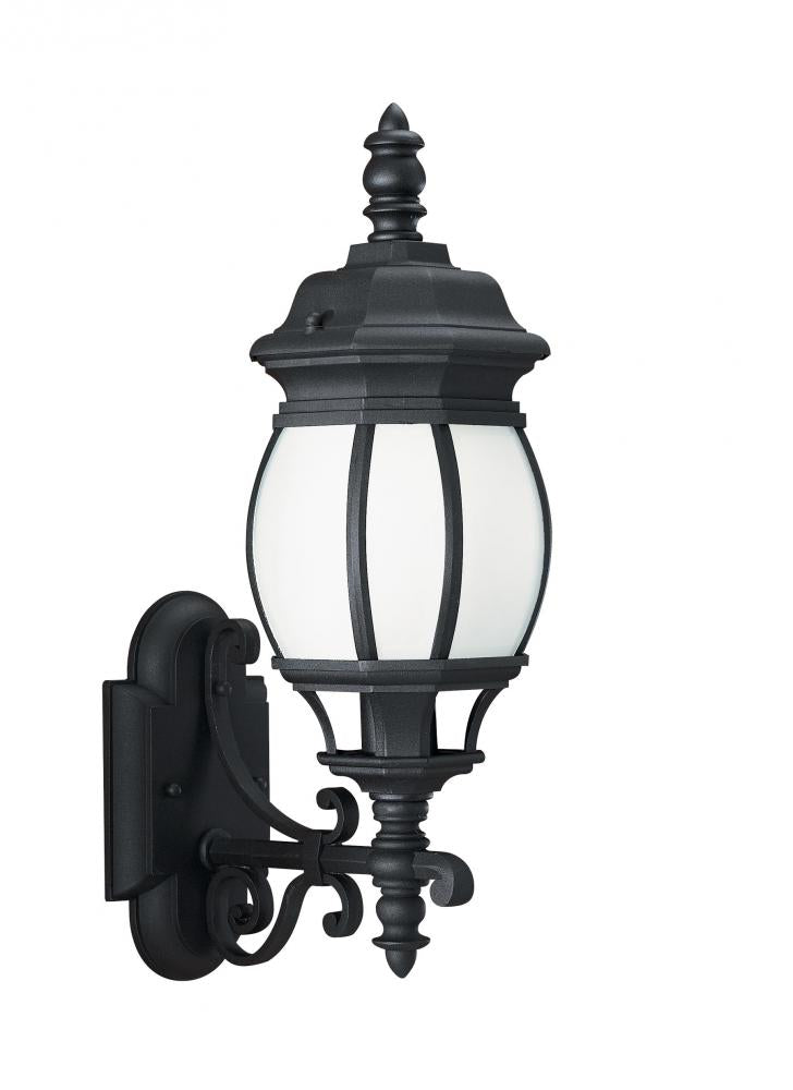 Generation Lighting 89102EN3-12 Wynfield traditional 1-light LED outdoor exterior medium wall lantern sconce in black finish with fr